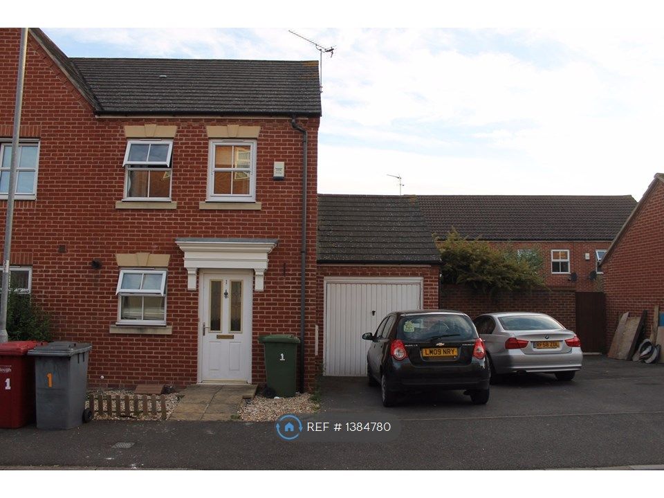 2 bed semidetached house to rent in Gilbert Way, Slough SL3 Zoopla