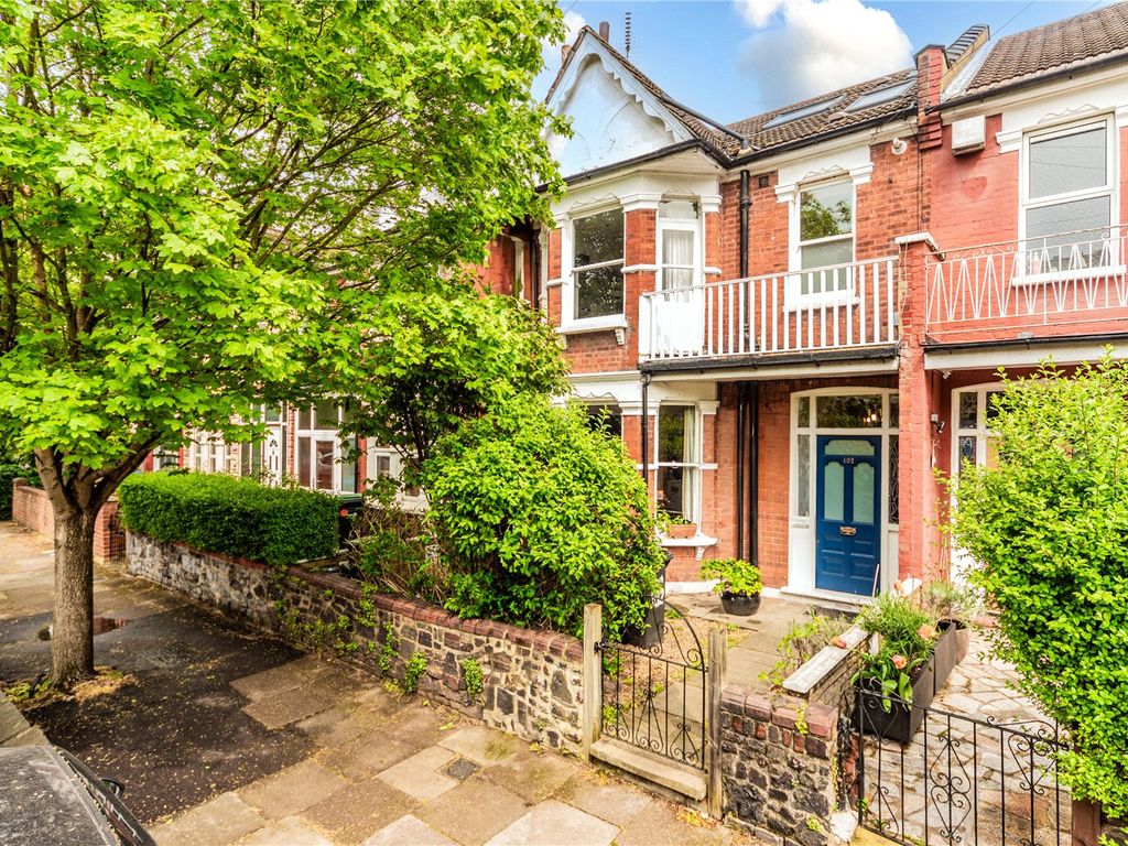 4 bed terraced house for sale in Maidstone Road, London N11, £875,000