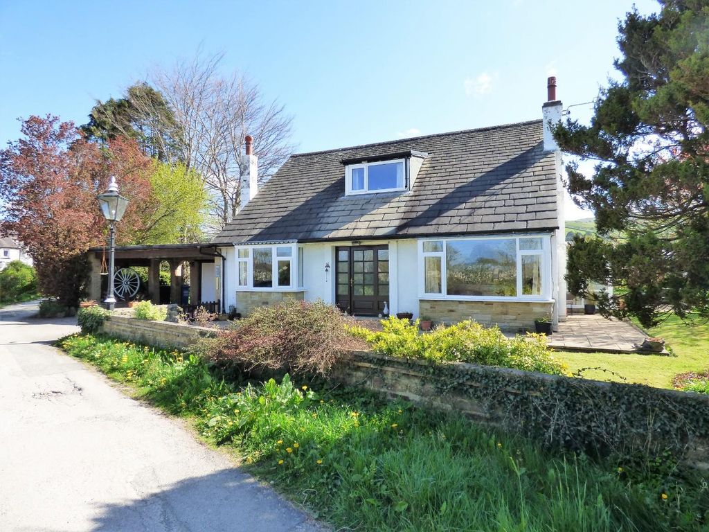 3 bed detached house for sale in Aire Dene, Off Keighley Road, Skipton