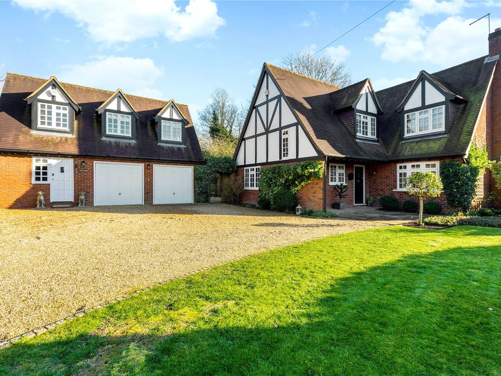 4 bed detached house for sale in Winter Hill Road, Pinkneys Green