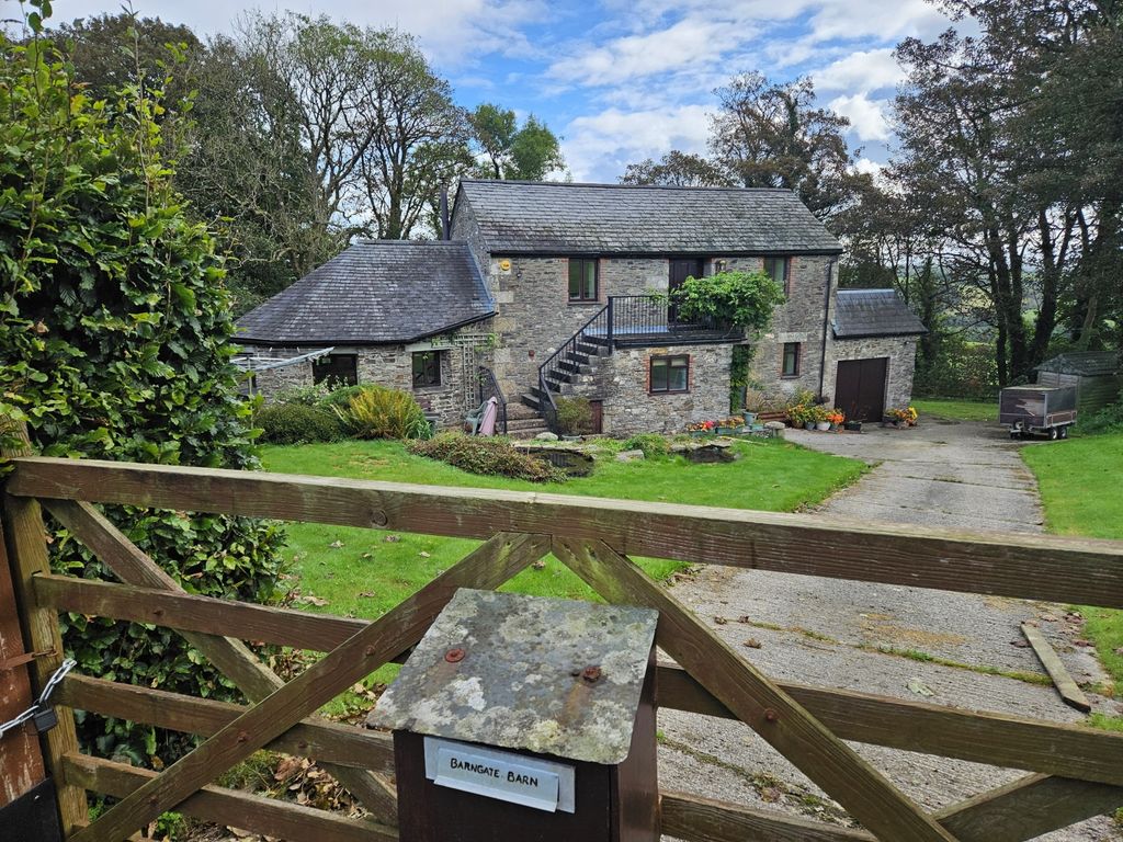 2 bed barn conversion for sale in Lostwithiel PL22, £525,000 Zoopla