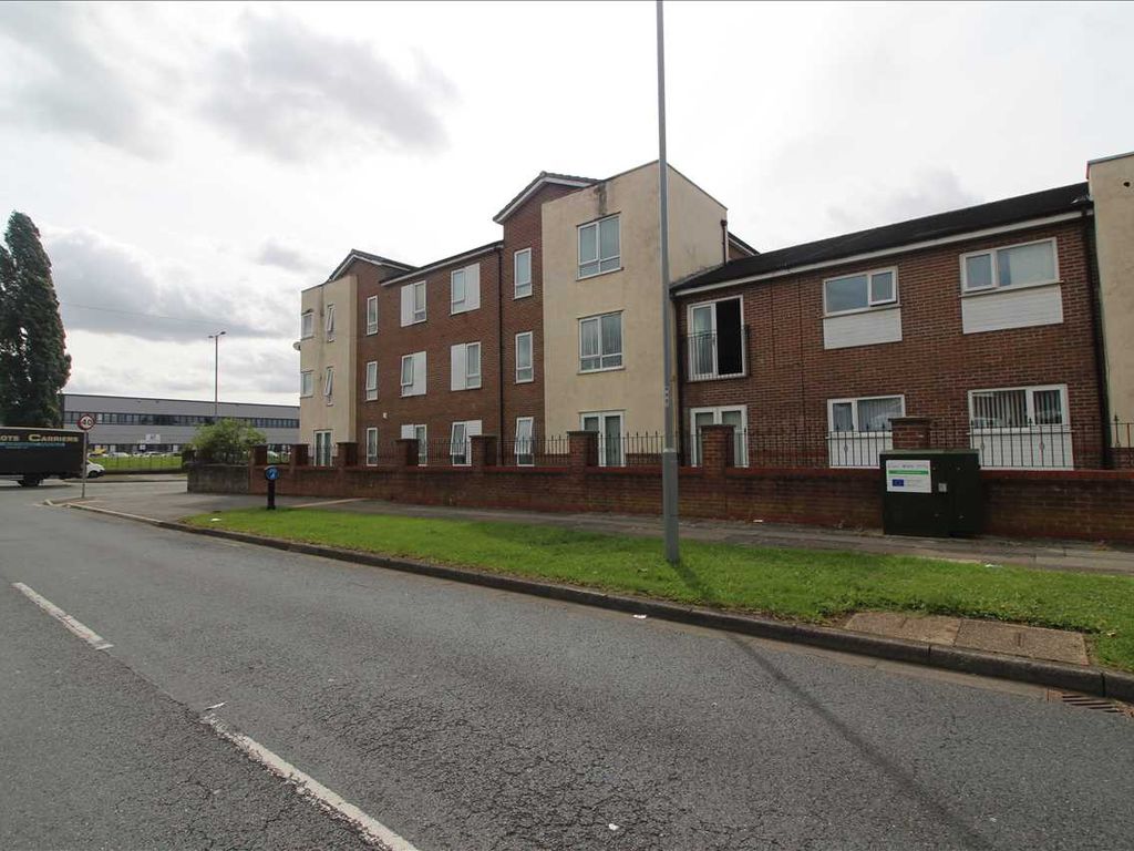 2 bed flat to rent in Briton Court, Southdene, Kirkby L32 Zoopla