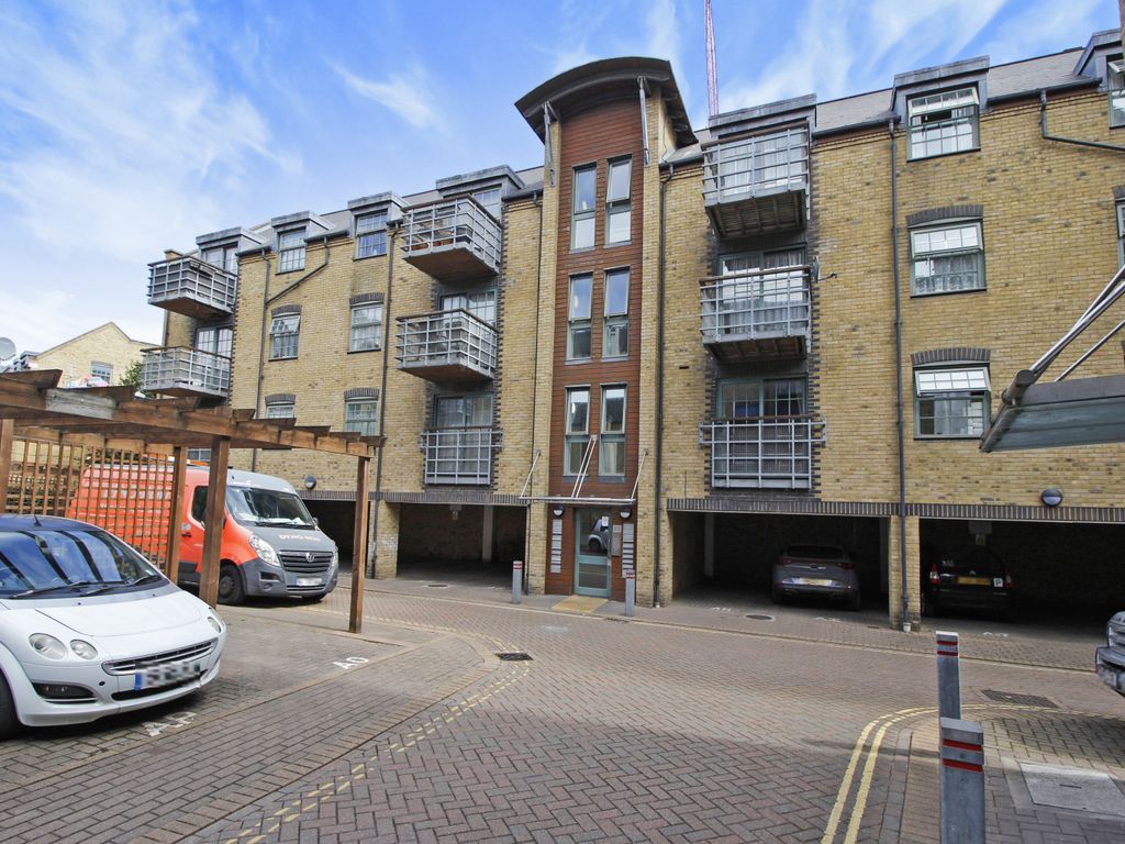 2 bed flat for sale in 2632 Abbey Road, Barking IG11 Zoopla
