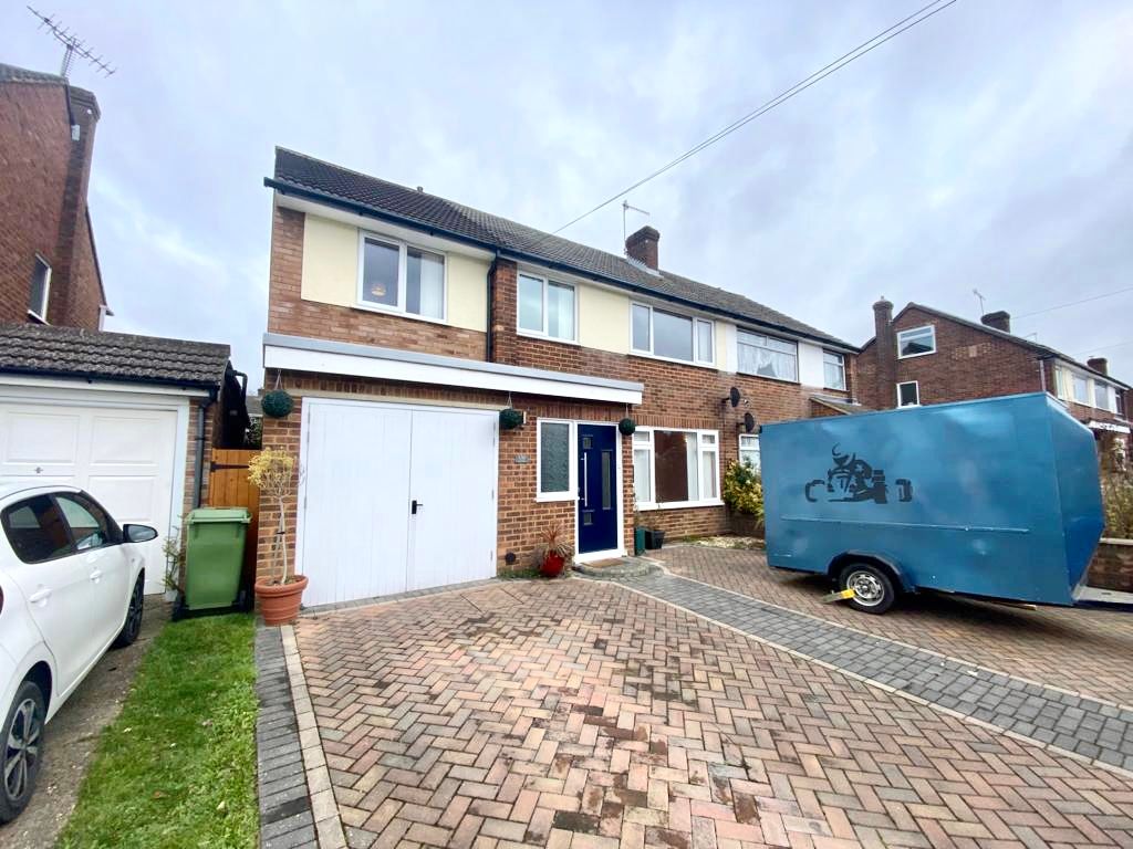 5 bed property to rent in Field Way, Aldershot GU12 Zoopla