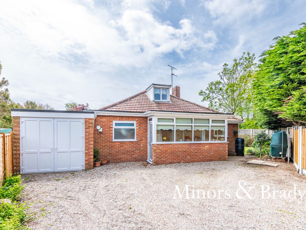 3 bed detached bungalow for sale in Main Road, Ormesby, Great Yarmouth