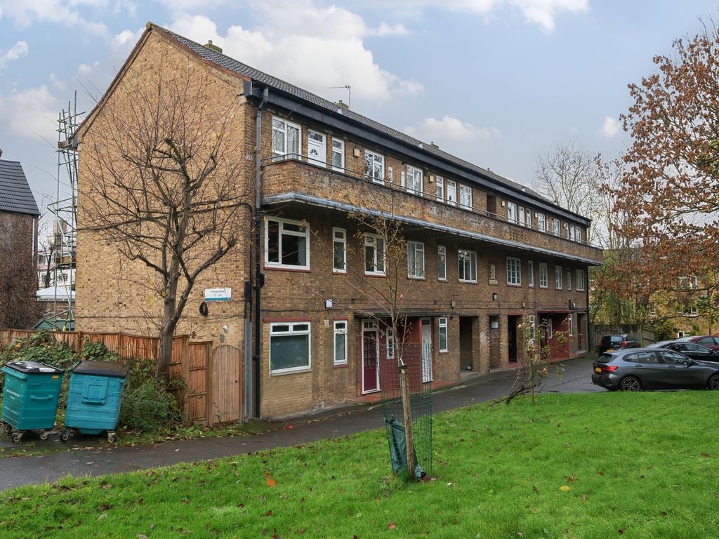 2 bed flat for sale in Therapia Road, London SE22, £300,000 Zoopla