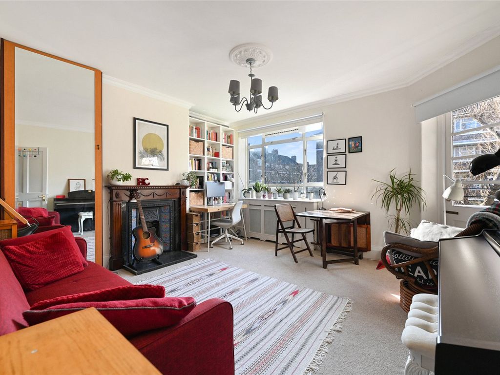 1 bed flat for sale in Mackenzie Close, White City Estate, London W12