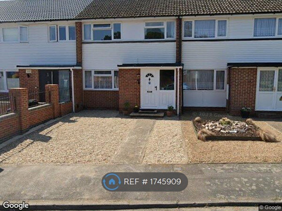 3 bed terraced house to rent in Woodley, Woodley RG5 Zoopla