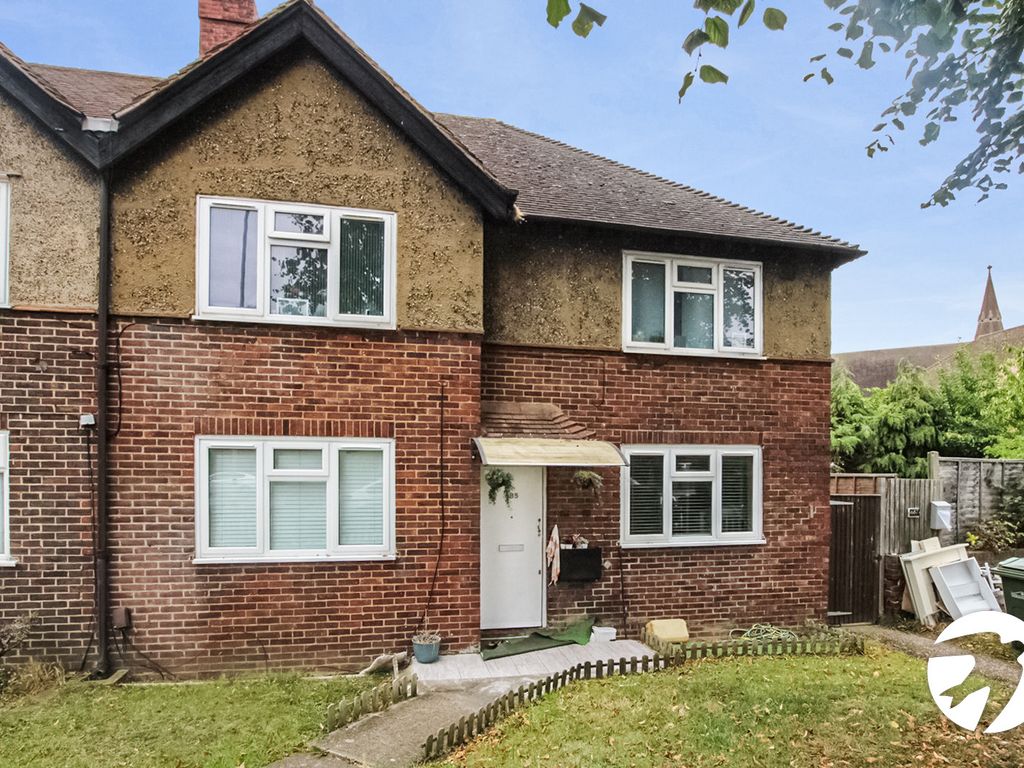 3 bed for sale in Westhorne Avenue, London SE9, £325,000