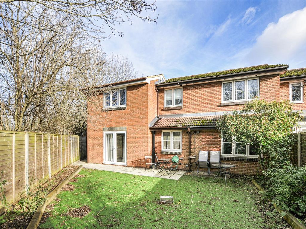 3 bed end terrace house for sale in Windermere Close, Egham TW20, £425,000 Zoopla