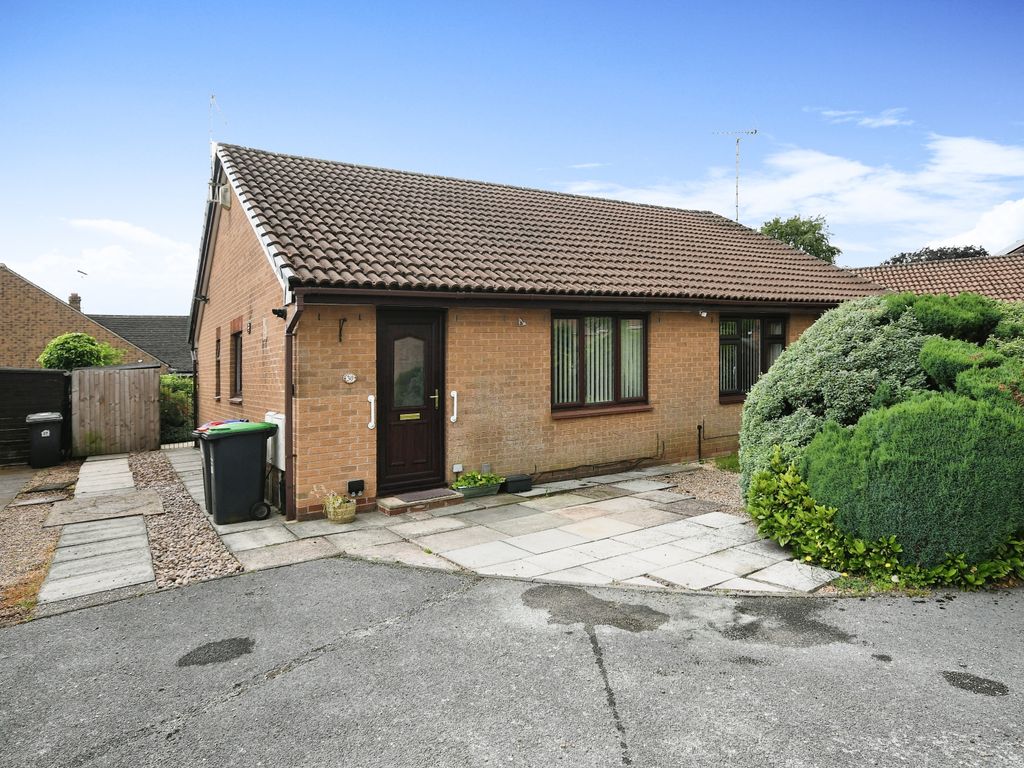 2 bed bungalow for sale in Muirfield Close, KirkbyInAshfield