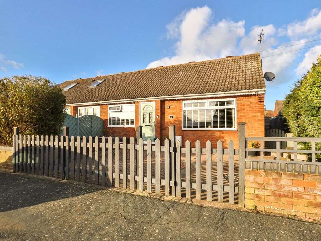 3 bed semidetached bungalow for sale in Glebelands, Burton Pidsea