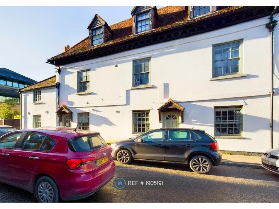 2 bed to rent in Fox Lane North, Chertsey KT16, £1,550 pcm