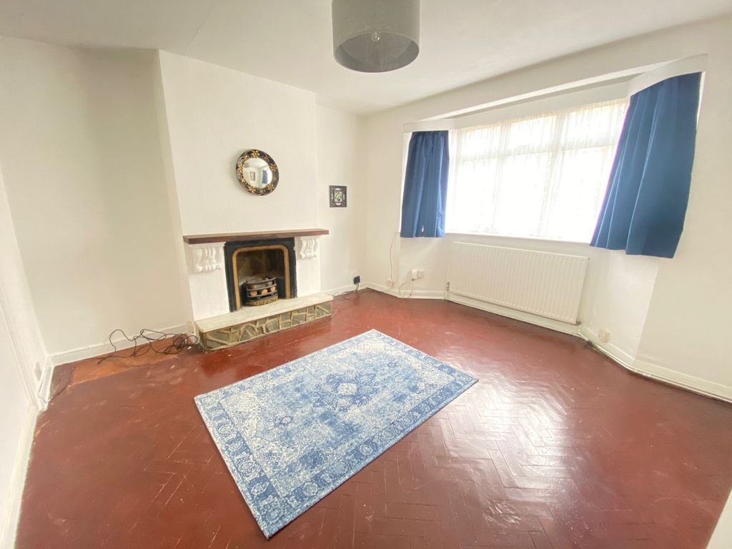 3 bed semidetached house to rent in Greenford Avenue, London W7, £2,500 pcm Zoopla