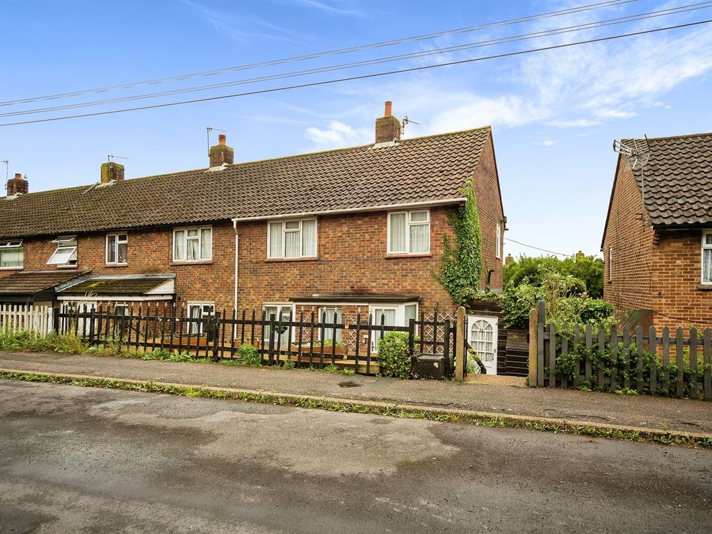 3 bed end terrace house for sale in Gurr Crescent, Folkestone CT19, £230,000 Zoopla