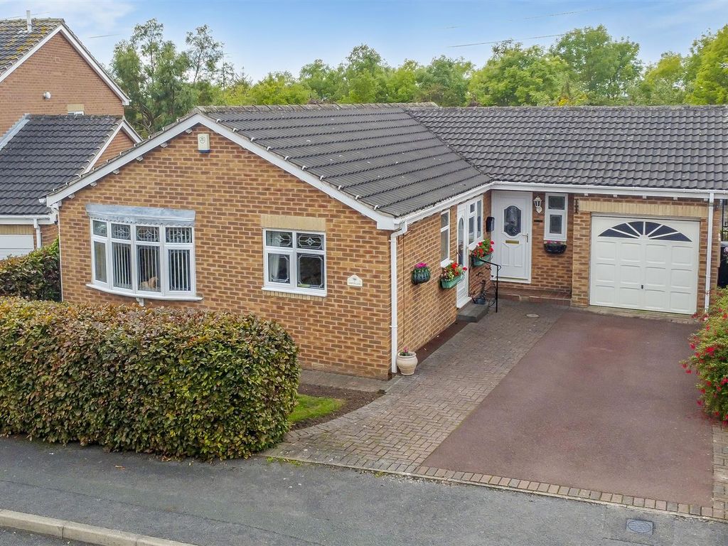 3 bed detached bungalow for sale in Hampton Close, Toton, Beeston