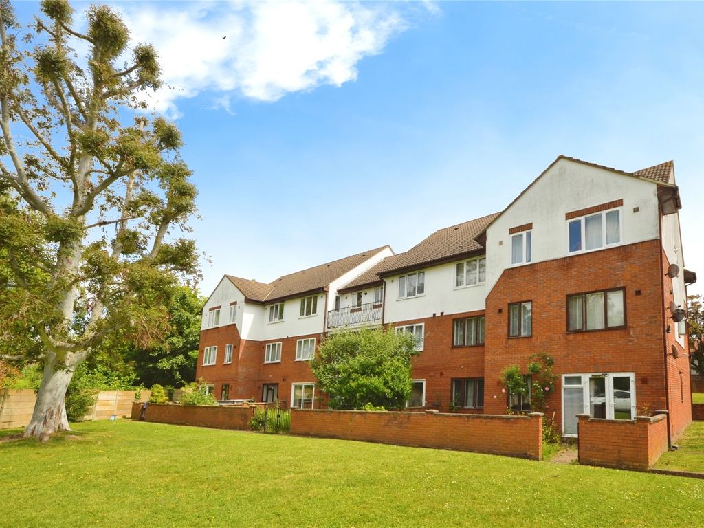 2 bed flat for sale in 77A Whitton Road, Hounslow TW3, £325,000 Zoopla
