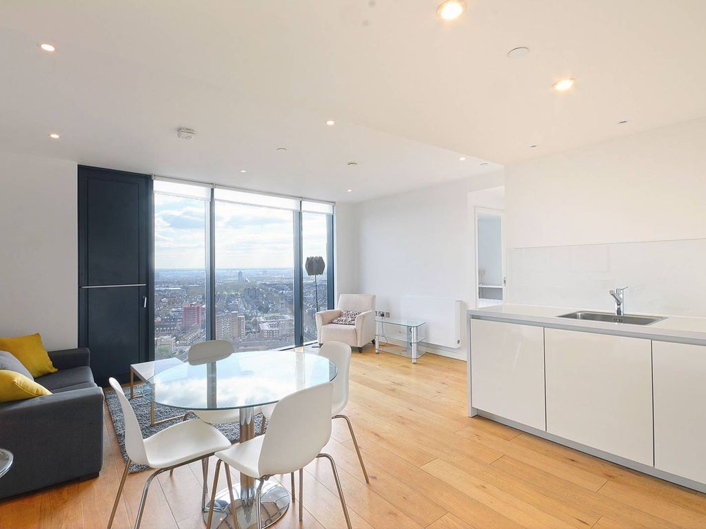 2 bed flat to rent in Walworth Road, Elephant And Castle, London SE1