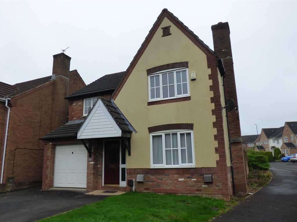 4 bed detached house to rent in Bakers Ground, Stoke Gifford, Bristol