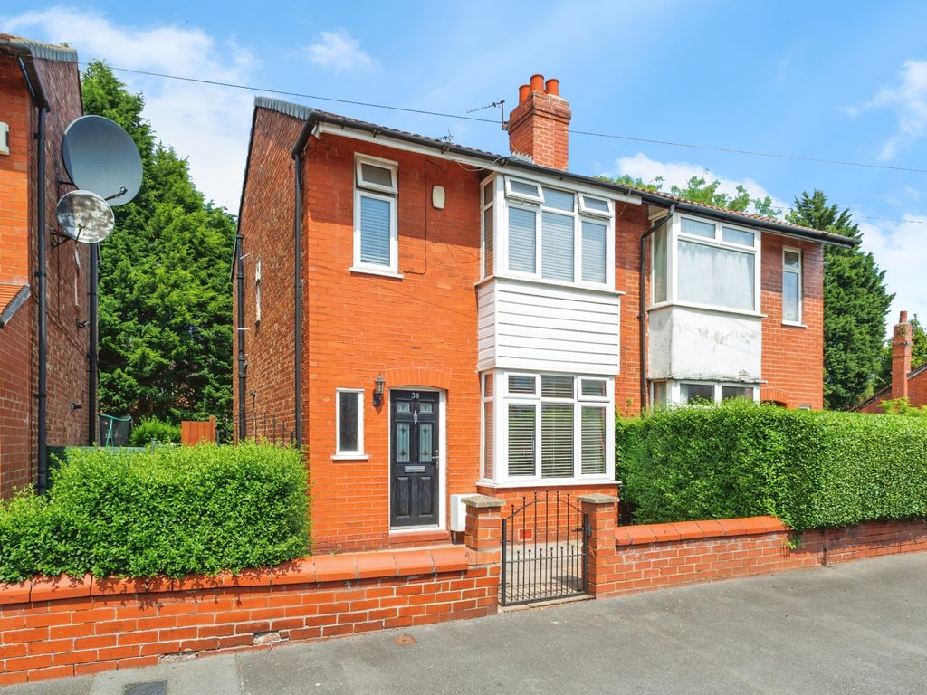 3 bed semidetached house for sale in Criccieth Road, Stockport