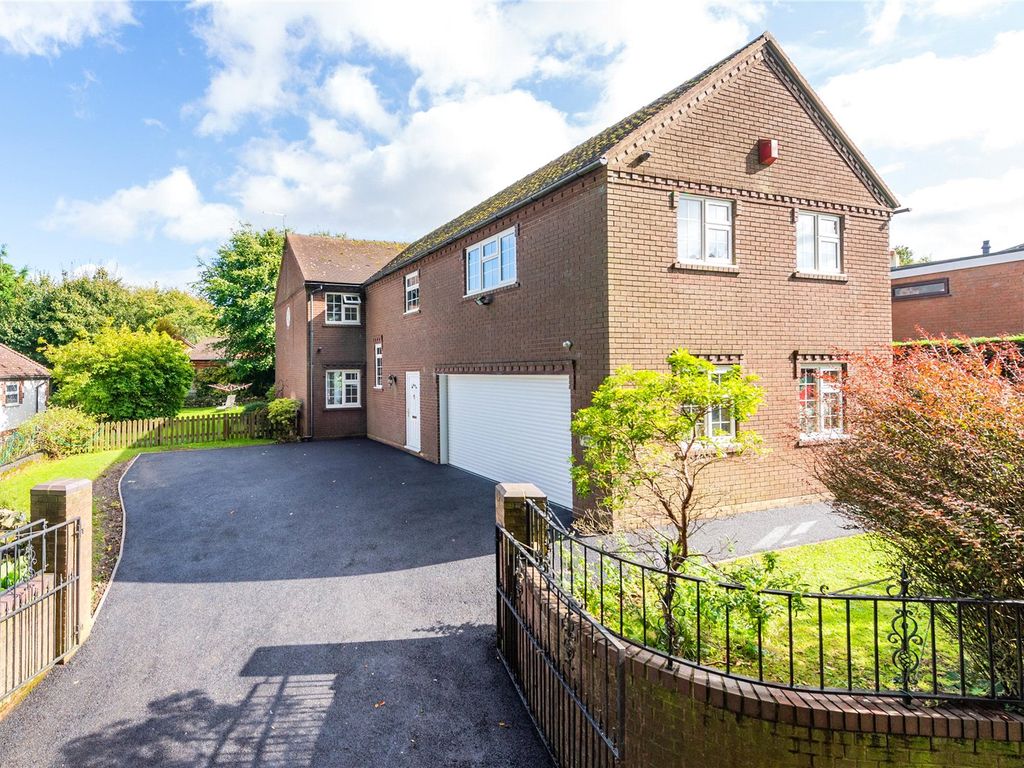 4 bed detached house for sale in Heath Hill, Dawley, Telford