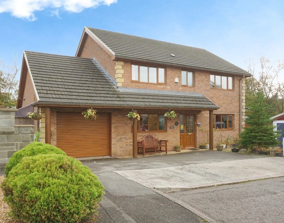 4 bed detached house for sale in Bay View Gardens, Skewen, Neath SA10
