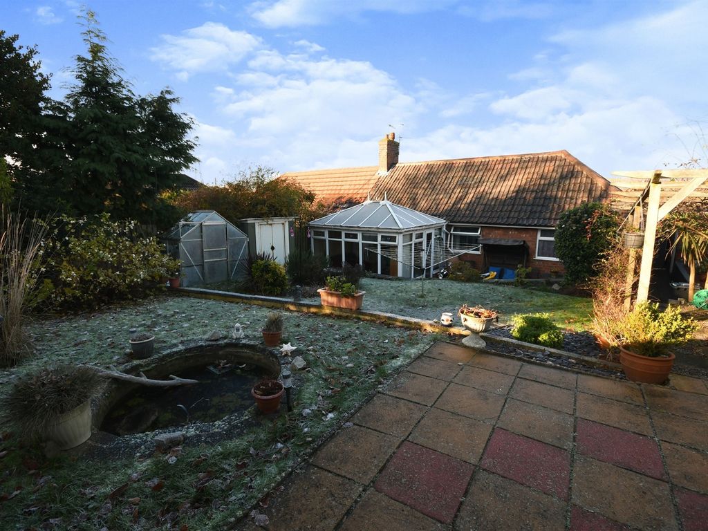 2 bed semidetached bungalow for sale in Sycamore Road, Hollingwood