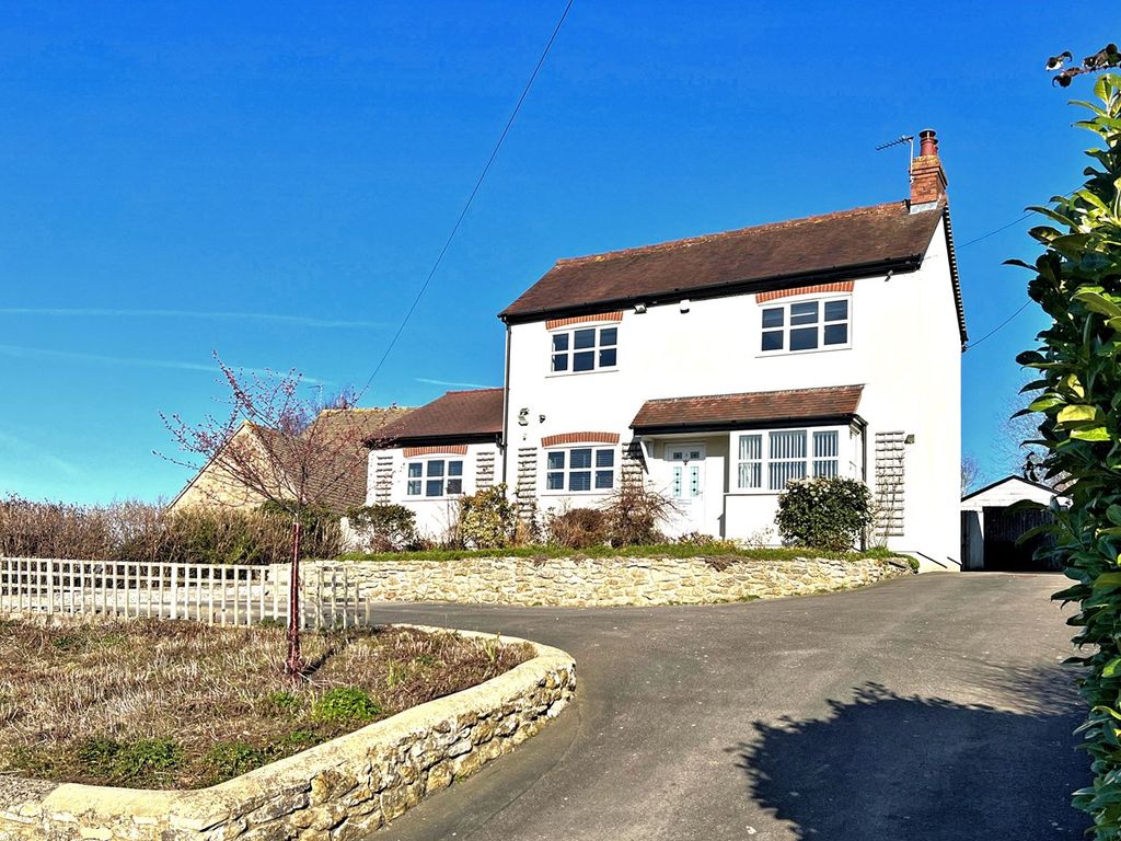 4 bed detached house for sale in Springhill, Cam GL11 Zoopla