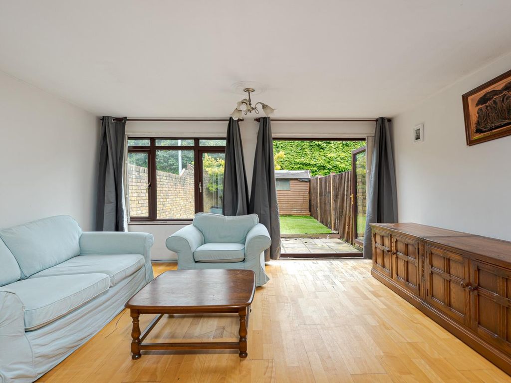 2 bed terraced house for sale in Beverley Close, London SW11, £600,000 Zoopla