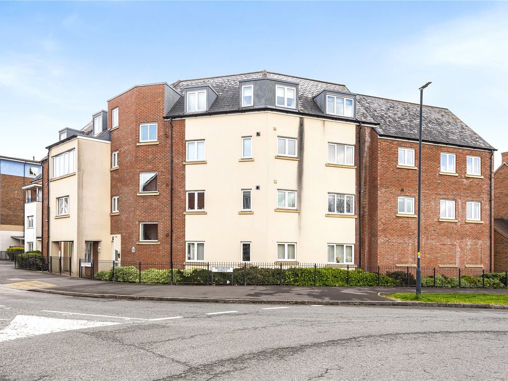 2 bed flat for sale in Redhouse, Swindon SN25 Zoopla