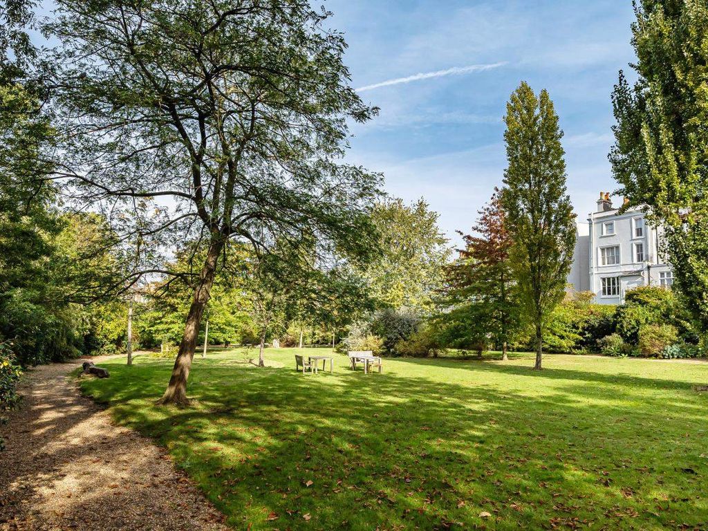 1 bed flat for sale in Clarendon Road, London W11, £500,000 Zoopla