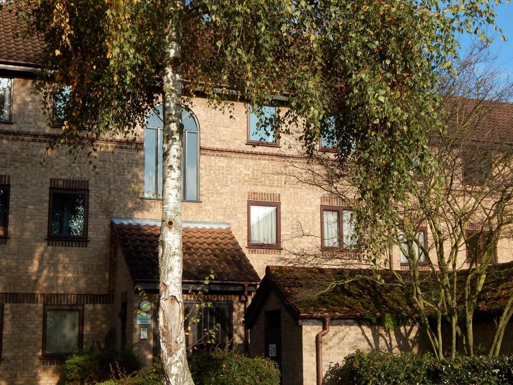 1 bed flat to rent in Glendenning Road, Thorpe Park, Norwich NR1, £825