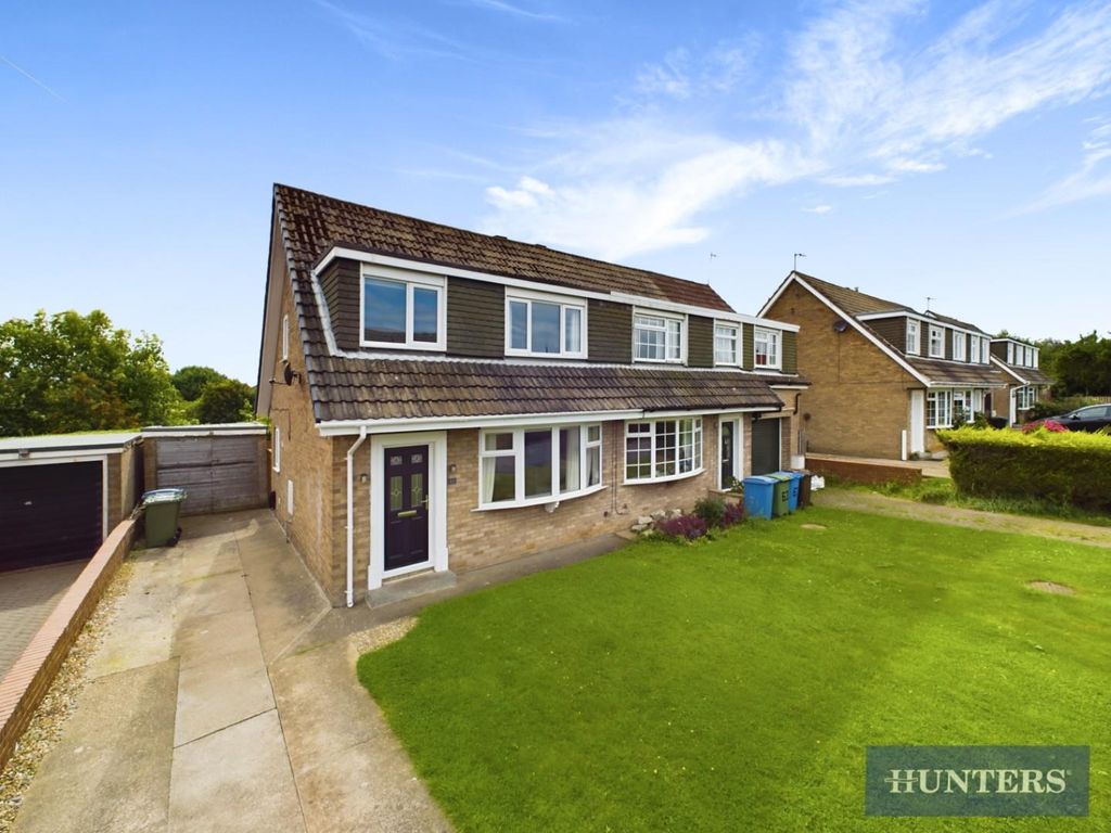 3 bed semidetached house for sale in Seafield Avenue, Scarborough YO11