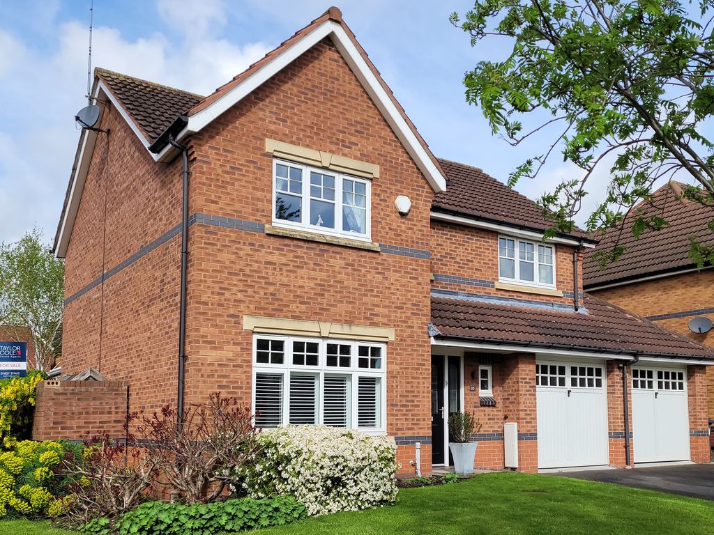 4 bed detached house for sale in Haydock Close, Dosthill, Tamworth B77
