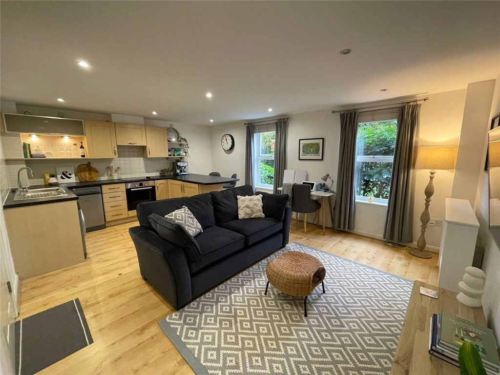 1 bed flat for sale in Hemel Hempstead Road, Redbourn, Hertfordshire