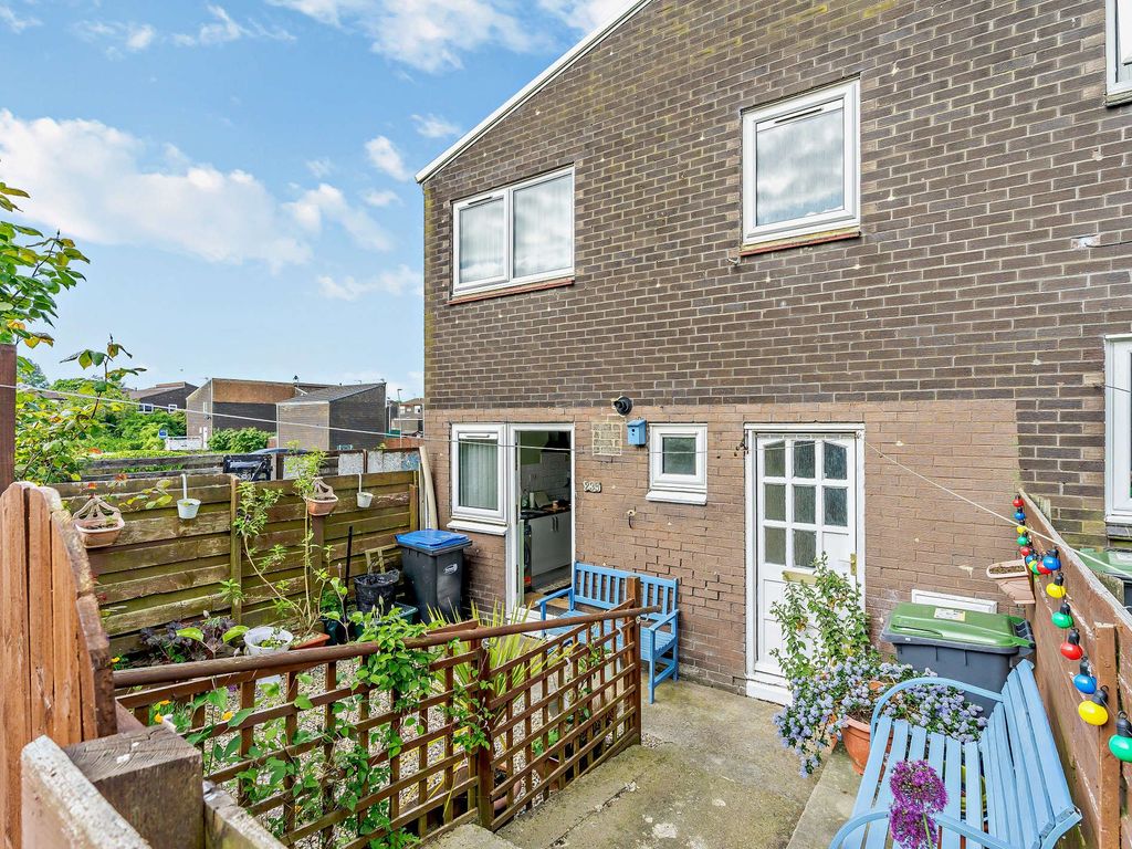 3 bed semidetached house for sale in Askrigg Close, Newton Aycliffe