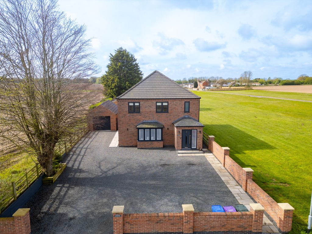 4 bed detached house for sale in Tattershall Road, Boston PE21, £