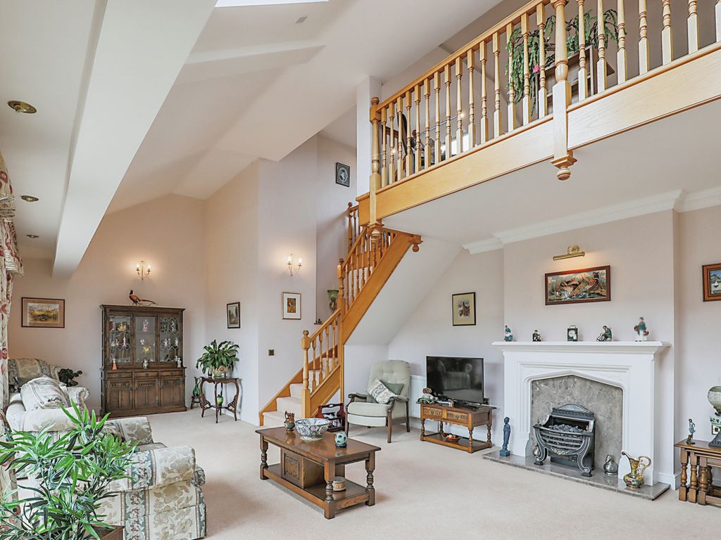 3 bed flat for sale in Sheringham House, Cremers Drift, Sheringham