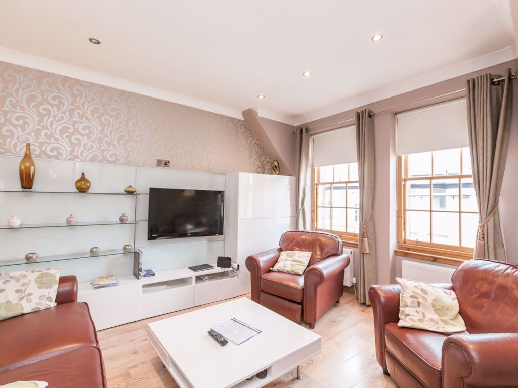 2 bed flat to rent in Bulls Close, Canongate, Old Town EH8 Zoopla