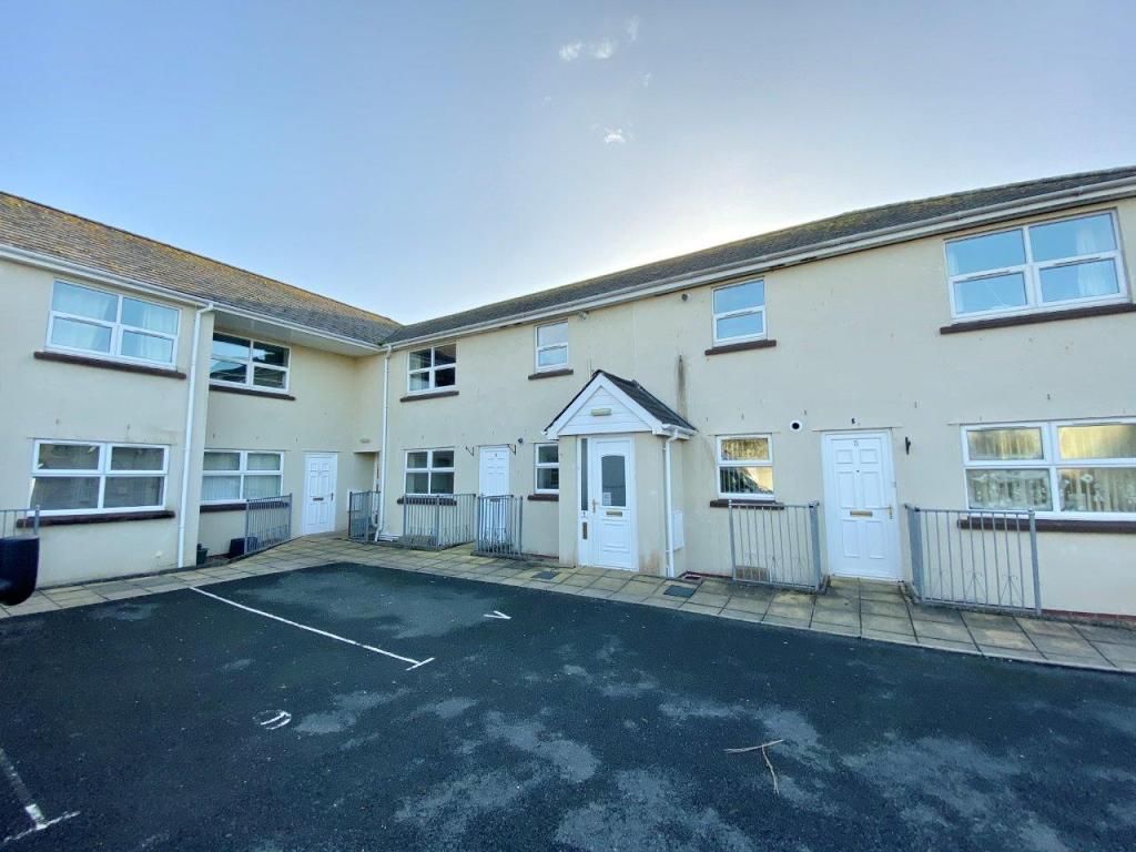 1 bed flat to rent in Albion Court, Castor Road, Brixham TQ5, £650 pcm
