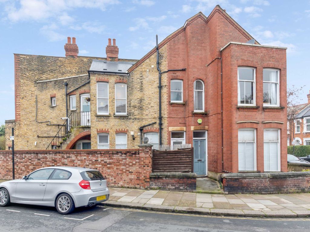 2 bed flat for sale in Cambray Road, London SW12, £700,000 Zoopla