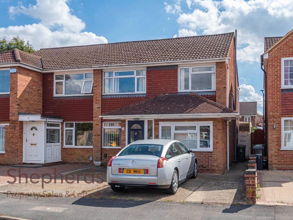 4 bed semidetached house for sale in Ranworth Avenue, Hoddesdon EN11