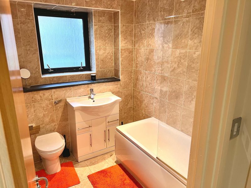 2 bed shared to rent in Tower Hamlets, 8Je, UK E14, £1,350 pcm Zoopla