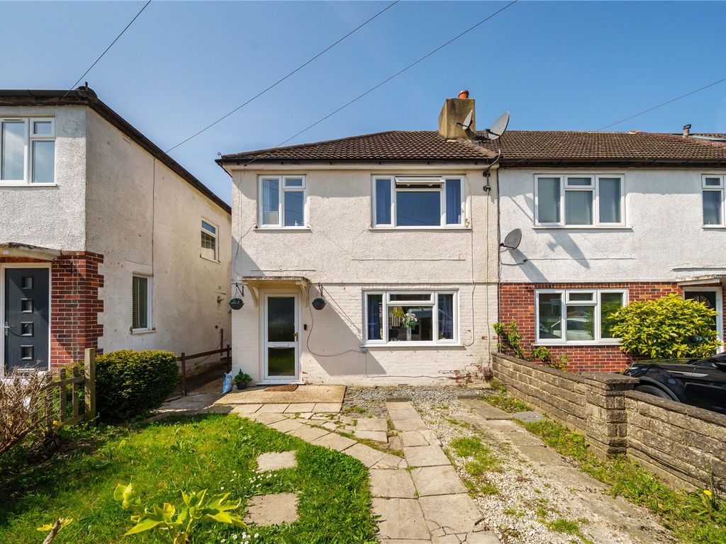 3 bed end terrace house for sale in Alexandra Road, Warlingham, Surrey