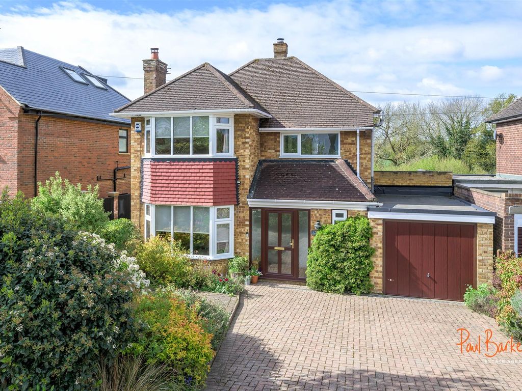 4 bed detached house for sale in Westfields, St.Albans AL3, £975,000