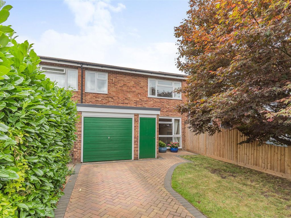 3 bed property for sale in Shakespeare Close, Caversham, Reading RG4