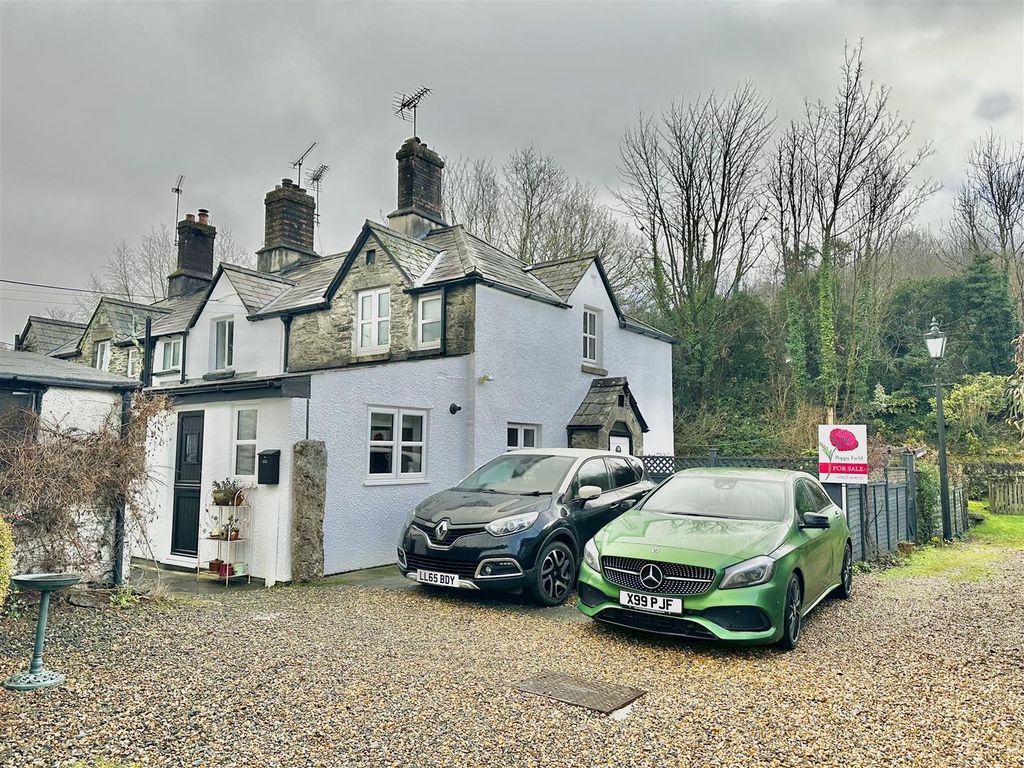 2 bed end terrace house for sale in Parkwood Road, Tavistock PL19, £