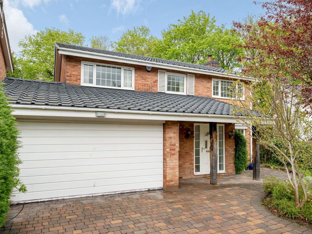 3 bed detached house for sale in Birch Avenue, Macclesfield SK10, £