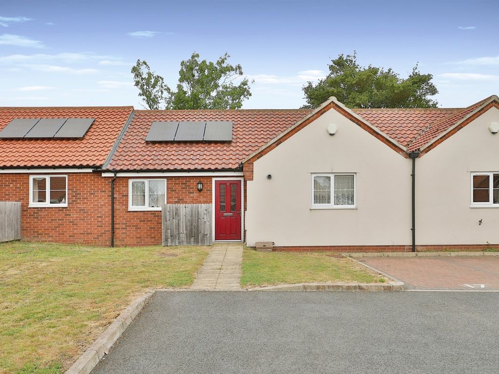 2 bed semidetached bungalow for sale in Jasmine Walk, Swanton Morley