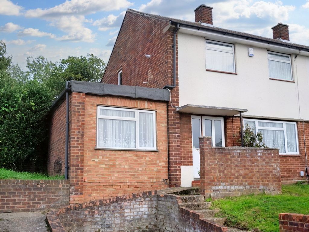 3 bed semidetached house for sale in Barnfield Road, Orpington BR5